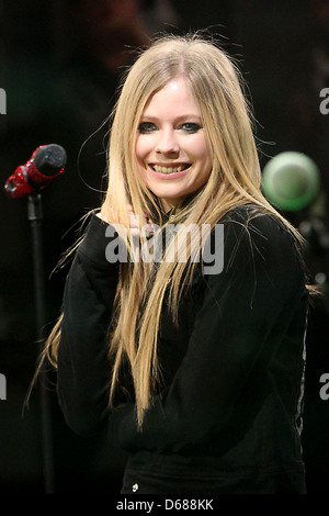 Avril Lavigne Celebrities arrive at ABC Studios for 'Good Morning America' New York City, USA - 22.11.11 Stock Photo