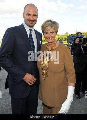 Gloria, Princess of Thurn und Taxis, and her son Prince Albert pose at the summer reception of the Bavarian state parliament at Schleissheim Palace near Munich, Germany, 17 July 2012. The guests supported a charitable cause by attending the reception. Photo: Ursula Dueren Stock Photo