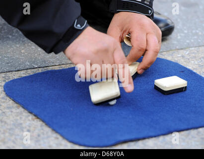 Thimblerigger Berlin Germany Stock Photo - Alamy
