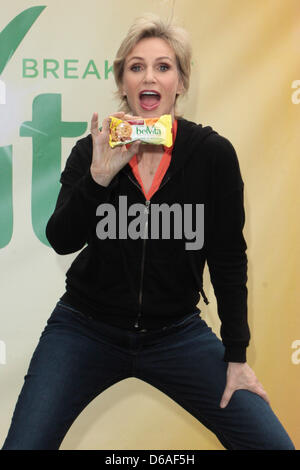 April 15, 2013 - Los Angeles, California, U.S. - Actress JANE LYNCH launches  belVita Breakfast Biscuits on Tax Day at The Grove. (Credit Image: Credit:  TLeopold/Globe Photos/ZUMAPRESS.com/Alamy Live News) Stock Photo