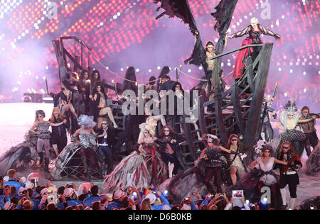 Singer Annie Lennox (top R) performs during the Closing Ceremony of the London 2012 Olympic Games at the Olympic stadium, London, Britain, 12 August 2012. Photo: Michael Kappeler dpa Stock Photo