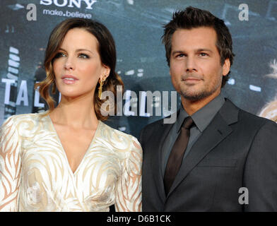 Actress Kate Beckinsale and her husband, US director  Len Wiseman, arrive for the German premiere of their new film 'Total Recall' in Berlin, Germany, 13 August 2012. The film will open in German cinemas from 23 August 2012. PHOTO: BRITTA PEDERSEN Stock Photo