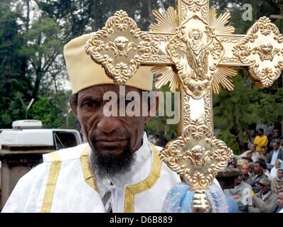 Orthodox priests attend the funeral service for Abune Paulos, Abuna and Patriarch of the Ethiopian Orthodox Tewahedo Church, at the Selassie Church in Addis Abeba, Ethiopia, 23 August 2012. The head of the Ethiopian Orthodox Church had passed away on 16 August 2012. Photo: CAROLA FRENTZEN Stock Photo