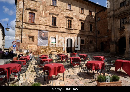 Italy, Tuscany, Montepulciano, Piazza Grande, cafe and Palazzo del Capitano del Popolo Stock Photo