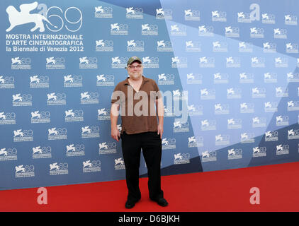 US actor Philip Seymour Hoffman poses during a photocall of the movie 'The Master' during the 69th Venice International Film Festival in Venice, Italy, 01 September 2012. The movie is presented in the official competition 'Venezia 69' of the festival, which runs from 29 August to 08 September. Photo: Jens Kalaene dpa Stock Photo