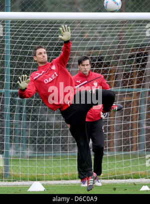 Stuttgart's goalkeeper Sven Ulreich in action during a practice session of Bundesliga soccer club VfB Stuttgart in Belek, Turkey, 7 January 2012. Stuttgart is preparing for the second half of the Bundesliga current season from 4 January 2012 untill 13 January 2012. Photo: Thomas Eisenhuth Stock Photo