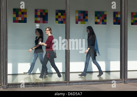 Berlin, Germany, visitors to the Gerhard Richter exhibition at the National Gallery Stock Photo