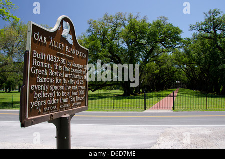 Louisiana, New Orleans area, Vacherie. Oak Alley Plantation, historic 19th century plantation, National Historic Landmark. Stock Photo