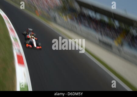 Spanish Formula One driver Pedro de la Rosa of HRT steers his car during the qualifying session at the race track Autodromo Nazionale Monza, Italy, 08 September 2012. The Formula One Grand Prix of Italy will take place on 09 September 2012. Photo: David Ebener dpa Stock Photo