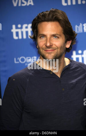 US actor Bradley Cooper with Louis Vuitton fashion designer Marc Jacobs  during Louis Vuitton the men's 2009-2010 spring-summer ready to wear  (French PAP) collection show held at 'Le 104 Centquatre' in Paris