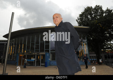 dpa-Exclusive: The artist and architect Yadegar Asisi stands in front of the 'Traenenpalast' (palace of tears) near the Friedrichstrasse train station in Berlin, Germany, 12 September 2012. Asisi used to cross frequently into East Berlin at the border crossing on Friedrichstrasse in the 1980s. The creator of the Berlin Wall panorama ,Vienna-born artist and architect Yadegar Asisi,  Stock Photo