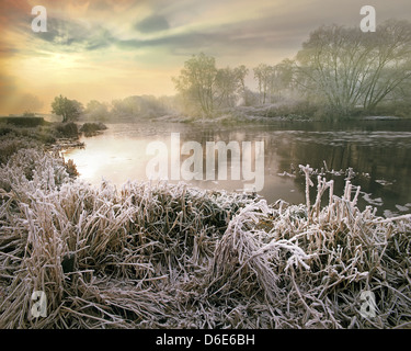 GB - WORCESTERSHIRE: Wintertime along River Avon Stock Photo