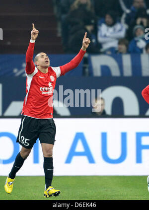 Mainz's Mohamed Zidan celebrates his 1-0 goal during the German Bundesliga match between FC Schalke 04 and 1. FSV Mainz 05 at the VeltinsArena in Gelsenkirchen, Germany, 04 February 2012. Photo: FRISO GENTSCH    (ATTENTION: EMBARGO CONDITIONS! The DFL permits the further  utilisation of the pictures in IPTV, mobile services and other new  technologies only no earlier than two hours Stock Photo