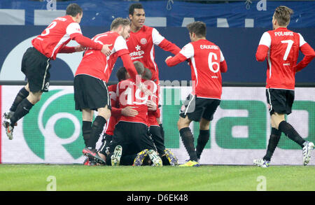 Mainz's Mohamed Zidan celebrates his 1-0 goal with his teammates during the German Bundesliga match between FC Schalke 04 and 1. FSV Mainz 05 at the VeltinsArena in Gelsenkirchen, Germany, 04 February 2012. Photo: FRISO GENTSCH    (ATTENTION: EMBARGO CONDITIONS! The DFL permits the further  utilisation of the pictures in IPTV, mobile services and other new  technologies only no ear Stock Photo