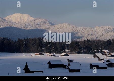 The winterly landscape is seen in Garmisch-Partenkirchen, Germany, 05 February 2012. The nights were frosty in Bavaria with temperatures of 20 degrees Celsius below zero. Photo: Stephan Jansen Stock Photo