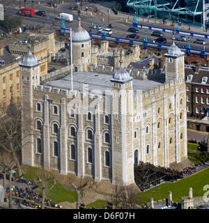 The White Tower built by William the Conqueror in the centre of The Tower of London Stock Photo