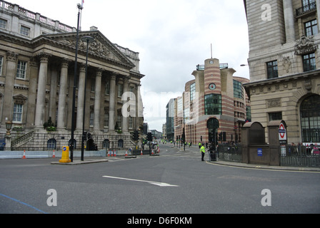 Bank station. Empty roads, no traffic, cars, buses. Day of Margaret Thatchers funeral. Line of police. London. UK Stock Photo