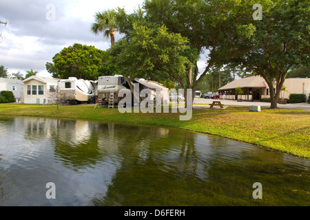 Escape to Florida's Paradise: Road Runner Travel Resort - Your Home Away From Home