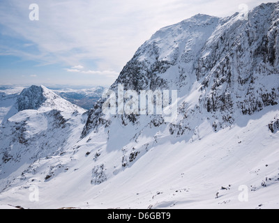 Snowdon in winter conditions - view to the summit, Yr Wyddfa, from the Pyg track zig zags Stock Photo