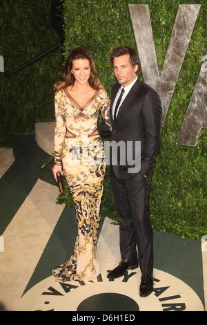 Actress Kate Beckinsale and husband, director Len Wiseman, attend the 2012 Vanity Fair Oscar Party at Sunset Tower in Los Angeles, USA, 26 Februar 2012. Photo: Hubert Boesl Stock Photo