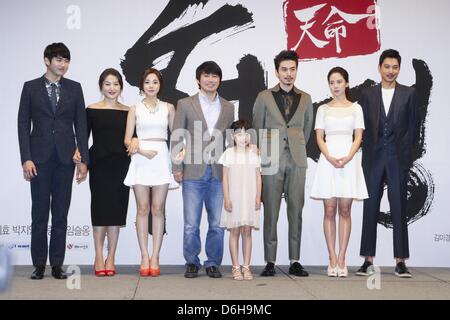 Lee Dong-wook, Song Ji Hyo, Ji-young Park and Seul-ong Im at press conference of KBS drama Preallotment on Wednesday April 17, 2013 in Seoul, South Korea. Stock Photo