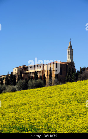 Italy, Tuscany, Val d'Orcia, Pienza, Palazzo Piccolomini and cathedral Stock Photo