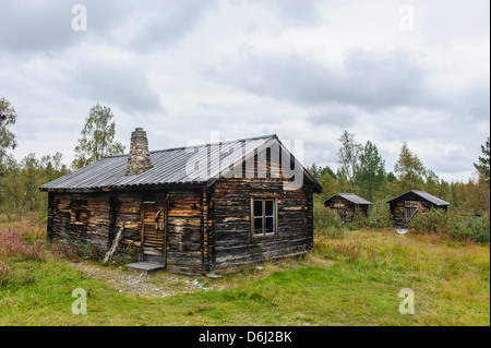 Sweden, Norrbotten. Old farm house along Inlandsvagen (E45), south of Karesuando. Stock Photo