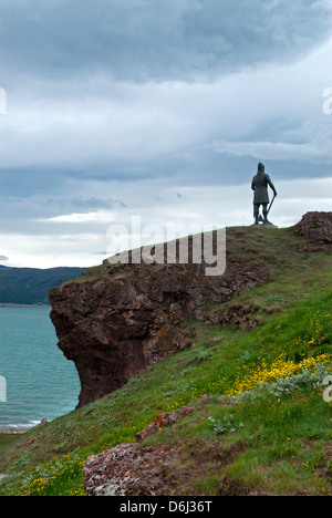 Greenland, Erik's Fjord. The hilltop statue of famous Norse explorer Leif Erikson overlooking the village of Qassiarsuk. Stock Photo