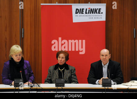 Gesine Loetzsch (L), federal chairwoman for The Left Party, Beate Klarsfeld, candidate of the Left Party for German President, and Udo Wolf, chairman of The Left Party in the Berlin House of Representatives, sit during a meeting of the Berlin Left Party in Berlin, Germany, 02 March 2012. The Left Party in Berlin invited the other factions to meet the candidate. Photo: MAURIZIO GAMB Stock Photo