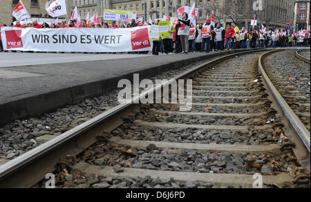 Public service employees demonstrate during a rally by Germany s biggest service sector union Verdi in Frankfurt/Main, Germany, 05 March 2012.  Public service strikes began across western German states on Monday morning, with tens of thousands of staff expected to take part in a protest for higher wages. Photo: ARNE DEDERT Stock Photo
