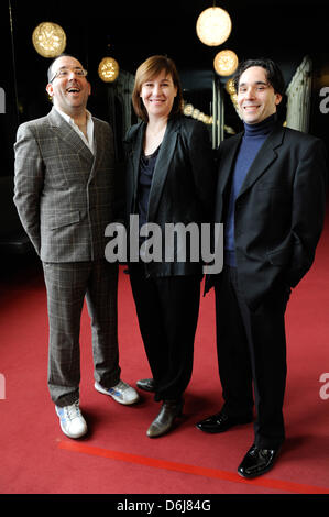 The new intendant of the Komische Oper Barrie Kosky (L-R), managing director Susanne Moser and the new principal conductor Henrik Nanasi pose before a press conference in Berlin, Germany, 07 March 2012. The Komische Oper presented their progeam for the season 2012/2013. Photo: MAURIZIO GAMBARINI Stock Photo