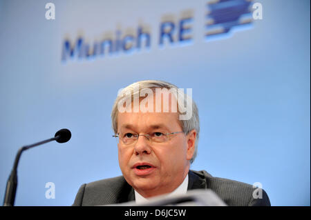 Board member of the Munich Reinsurance Company (Munich Re) Torsten Jeworrek talks during a financial statements press conference in Munich, Germany, 13 March 2012. Natural catastrophes and the crisis in Greece have put a burden on the world's largest reinsurer Munich Re in 2011. Photo: FRANK LEONHARDT Stock Photo