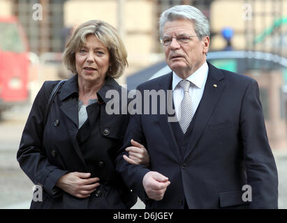 Presidential candidate Joachim Gauck and his partner in life Daniela Schadt walk to the ecumenical church service in the French Friedrichstadtkirche on the occasion of the Federal Assembly in berlin, Germany, 18 March 2012. The Federal Assembly will elect the 11th German President today. Photo: Wolfgang Kumm Stock Photo
