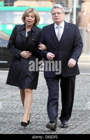 Presidential candidate Joachim Gauck and his partner in life Daniela Schadt walk to the ecumenical church service in the French Friedrichstadtkirche on the occasion of the Federal Assembly in berlin, Germany, 18 March 2012. The Federal Assembly will elect the 11th German President today. Photo: Wolfgang Kumm Stock Photo
