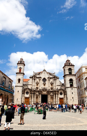 Cuban city of Havana, La Habana, Cuba, South America, Latin America. The baroque Cathedral in Habana Vieja, people, tourists Stock Photo