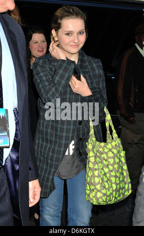 Abigail Breslin leaving NBC studios in Manhattan New York City, USA - 25.10.11 Stock Photo