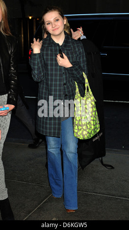 Abigail Breslin leaving NBC studios in Manhattan New York City, USA - 25.10.11 Stock Photo