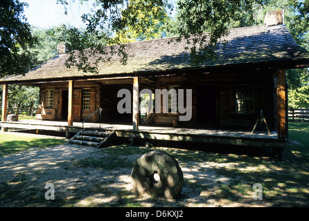 Elk283-1234 Louisiana, Baton Rouge, LSU Rural Life Museum, dogtrot house Stock Photo