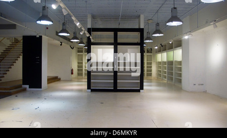 Empty department store, Brighton, UK Stock Photo - Alamy