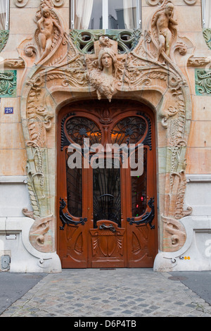 An art nouveau doorway in central Paris, France, Europe Stock Photo