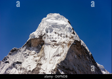 Ama Dablam (6812m), Solu Khumbu Everest Region, Sagarmatha National Park, Himalayas, Nepal, Asia Stock Photo