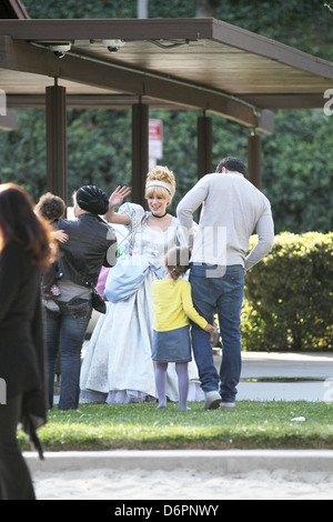 Cash Warren spends time with his daughter Honor Marie Warren at the Coldwater Canyon Park Los Angeles, California - 11.03.12 Stock Photo