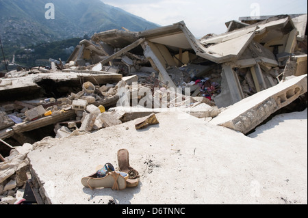 January 2010 earthquake damage, Montana Estate, Port au Prince, Haiti, Caribbean Stock Photo
