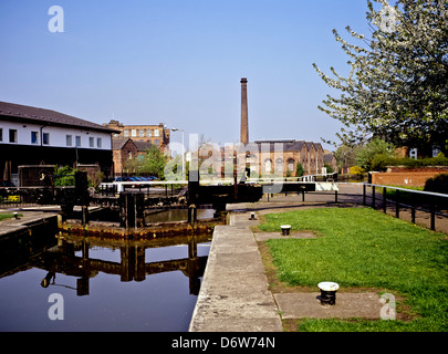 8446. Lock on the Leeds & Liverpool Canal, Wigan, Greater Manchester, England, Europe Stock Photo