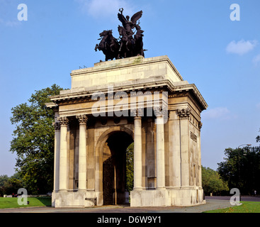 8511. Wellington Arch & Goddess of War Statue, Hyde Park Corner, London, England, Europe Stock Photo