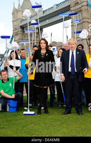 Mayor of London, Boris Johnson and Keeley Hawes P&G Capital Clean Up - photocall London, England - 08.03.12 Stock Photo