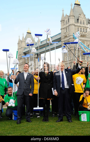 Mayor of London, Boris Johnson and Keeley Hawes P&G Capital Clean Up - photocall London, England - 08.03.12 Stock Photo