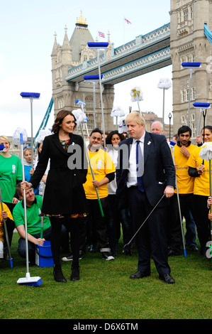 Mayor of London, Boris Johnson and Keeley Hawes P&G Capital Clean Up - photocall London, England - 08.03.12 Stock Photo