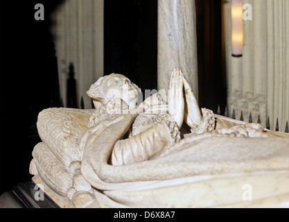 Tomb of Mary Queen of Scots (1542-87) at Westminster Abbey, London ...