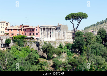 Parco Villa Gregoriana. Tivoli. Italy. View of the Roman Temple of Vesta panoramically located on the acropolis overlooking the Stock Photo